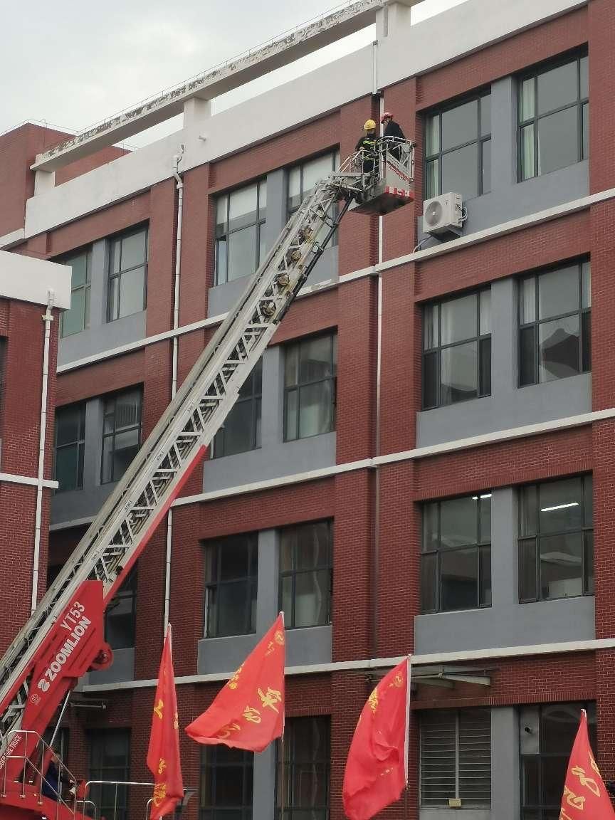演练云梯救援 演练云梯救援